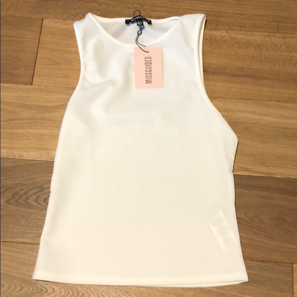 White basic tank NWT